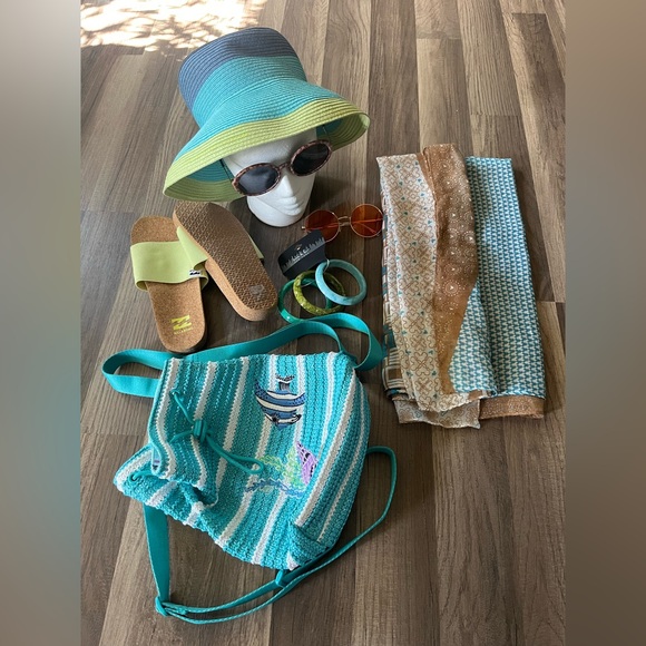 Vera Bradley Handbags - Vera Bradley Antilles Aquatic Straw Drawstring Small Backpack Bundle